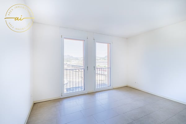 Luminoso attico di 1 locali con grande terrazza a Chiasso 12