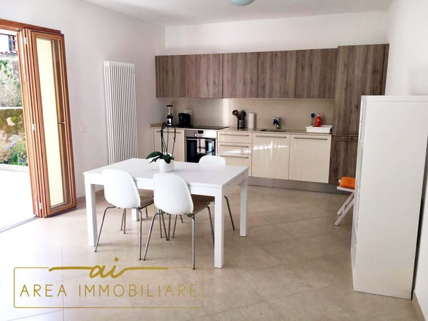 AMPIO E MODERNO 1.5 LOCALI CON CORTILE PRIVATO 2