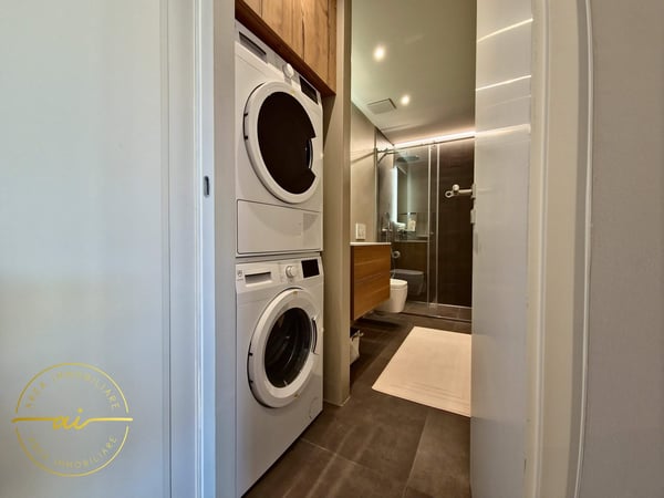 RAFFINATO APPARTAMENTO DI 1.5 LOCALI CON TERRAZZA E VISTA LAGO PARZIALE A PARADISO 12