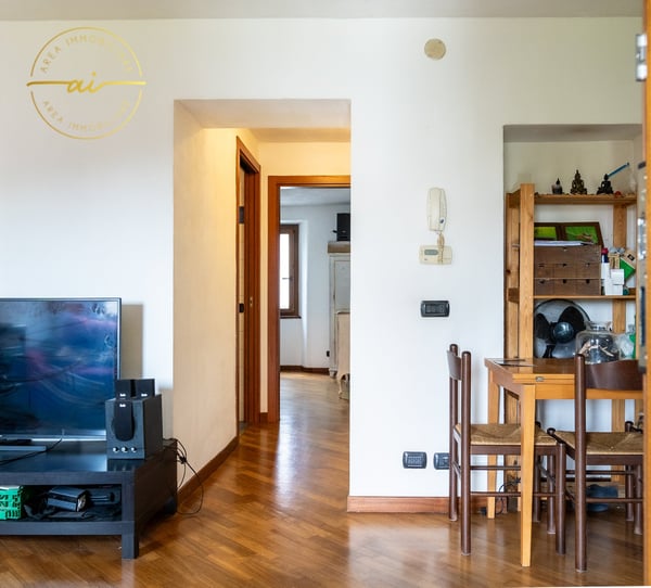 Casa plurifamiliare con 3 appartamenti in vendita, ideale anche come investimento 5