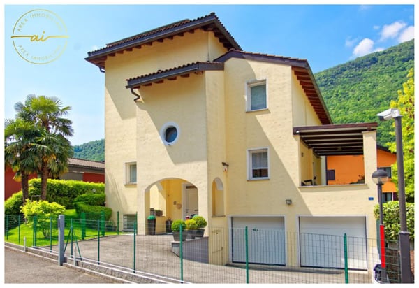 Elegante villa unifamiliare con piscina e ampio giardino a Riva San Vitale 14