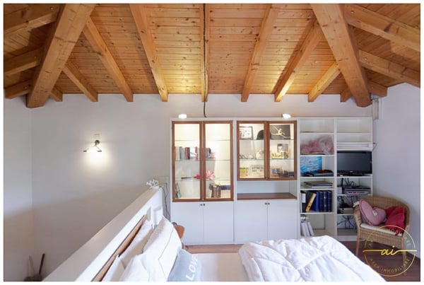 Elegante villa unifamiliare con piscina e ampio giardino a Riva San Vitale 13