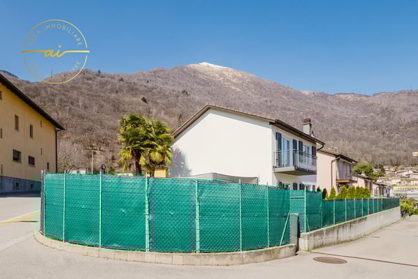 CASA INDIPENDENTE DI 1.5 LOCALI CON GIARDINO A MEZZOVICO 16