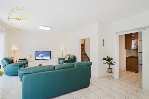 CASA INDIPENDENTE DI 1.5 LOCALI CON GIARDINO A MEZZOVICO 4