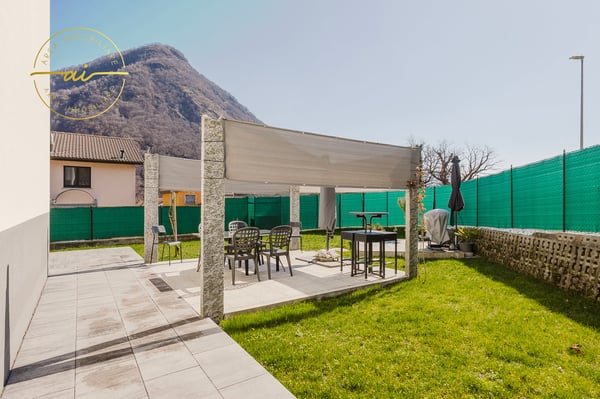 CASA INDIPENDENTE DI 1.5 LOCALI CON GIARDINO A MEZZOVICO 1