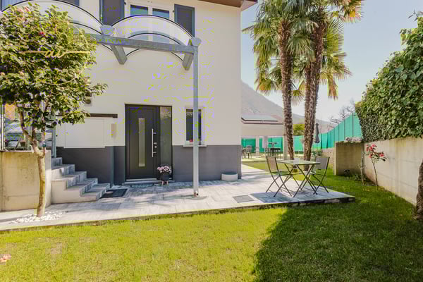 CASA INDIPENDENTE DI 1.5 LOCALI CON GIARDINO A MEZZOVICO 2