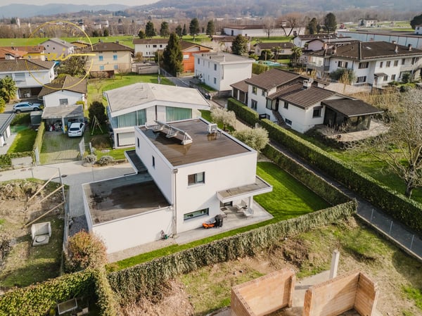 MODERNA VILLA UNIFAMILIARE CON GIARDINO A LIGORNETTO 4
