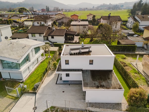 MODERNA VILLA UNIFAMILIARE CON GIARDINO A LIGORNETTO 3