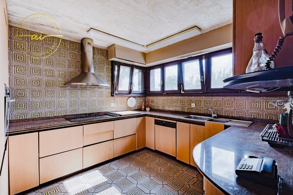 Prestigiosa villa con vista panoramica a Morbio 16