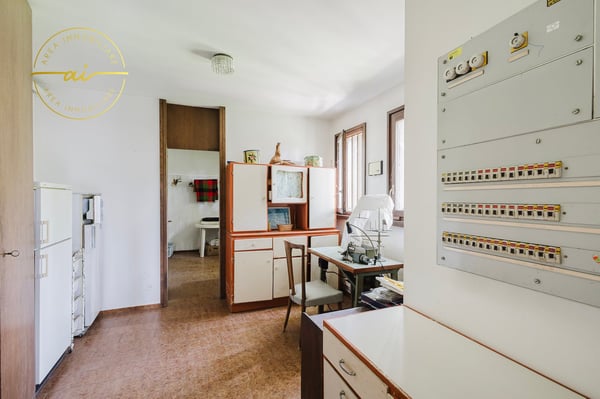 Prestigiosa villa con vista panoramica a Morbio 17