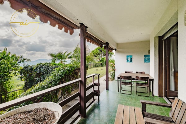 Prestigiosa villa con vista panoramica a Morbio 18