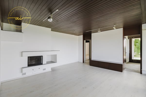 PRESTIGIOSA VILLA BIFAMILIARE CON PISCINA E AMPI SPAZI – OPPORTUNITÀ UNICA 5