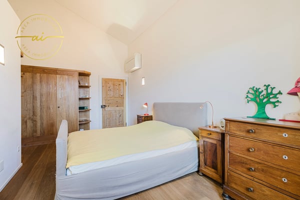 PRESTIGIOSO EDIFICIO STORICO CON TRE UNITÀ ABITATIVE INDIPENDENTI NEL CUORE DI VICO MORCOTE 2