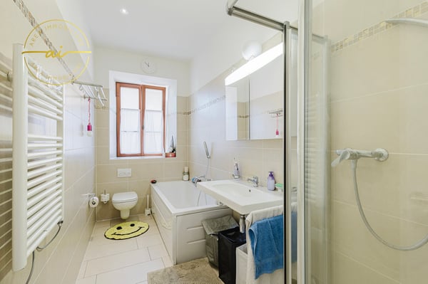 PRESTIGIOSO EDIFICIO STORICO CON TRE UNITÀ ABITATIVE INDIPENDENTI NEL CUORE DI VICO MORCOTE 22