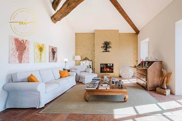 PRESTIGIOSO EDIFICIO STORICO CON TRE UNITÀ ABITATIVE INDIPENDENTI NEL CUORE DI VICO MORCOTE 13