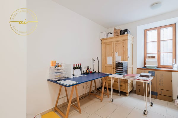 PRESTIGIOSO EDIFICIO STORICO CON TRE UNITÀ ABITATIVE INDIPENDENTI NEL CUORE DI VICO MORCOTE 17