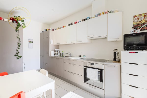 PRESTIGIOSO EDIFICIO STORICO CON TRE UNITÀ ABITATIVE INDIPENDENTI NEL CUORE DI VICO MORCOTE 24