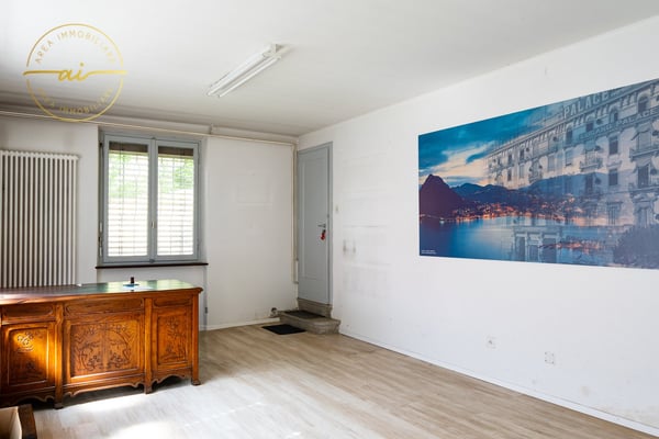 Casa unifamiliare con locale commerciale annesso 17