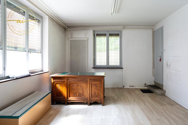 Casa unifamiliare con locale commerciale annesso 18