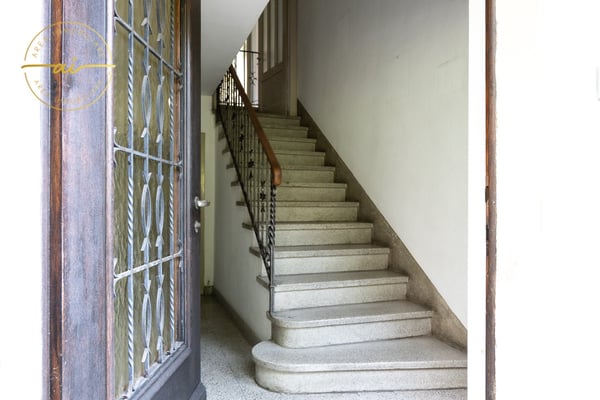 Casa unifamiliare con locale commerciale annesso 16