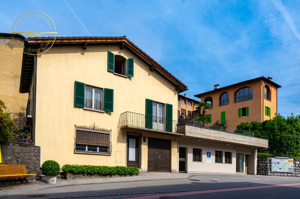 Casa unifamiliare con locale commerciale annesso 2