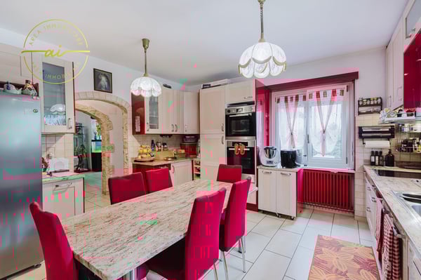 Casa unifamiliare con giardino e piscina a Cresciano 5