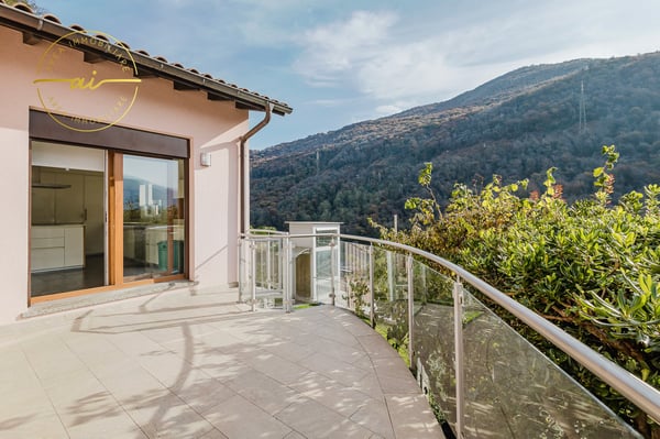 Meravigliosa villa unifamiliare con vista lago a Figino 21