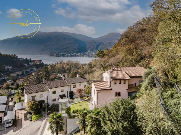 Meravigliosa villa unifamiliare con vista lago a Figino 1