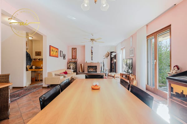 SPLENDIDA CASA CON GIARDINO A DUE PASSI DAL LAGO DI RIVA SAN VITALE 12