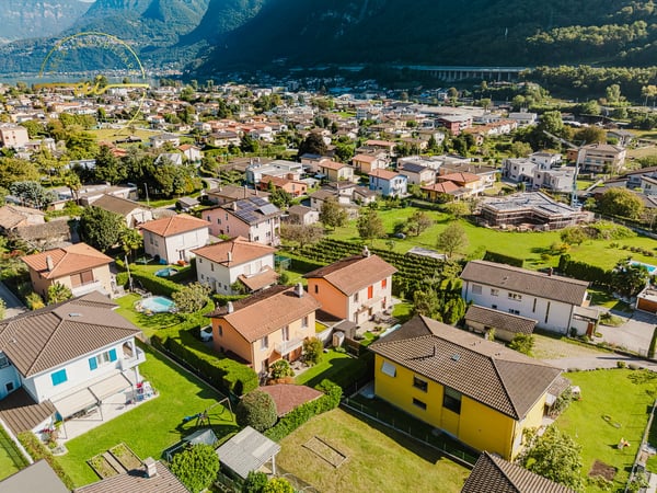SPLENDIDA CASA CON GIARDINO A DUE PASSI DAL LAGO DI RIVA SAN VITALE 3