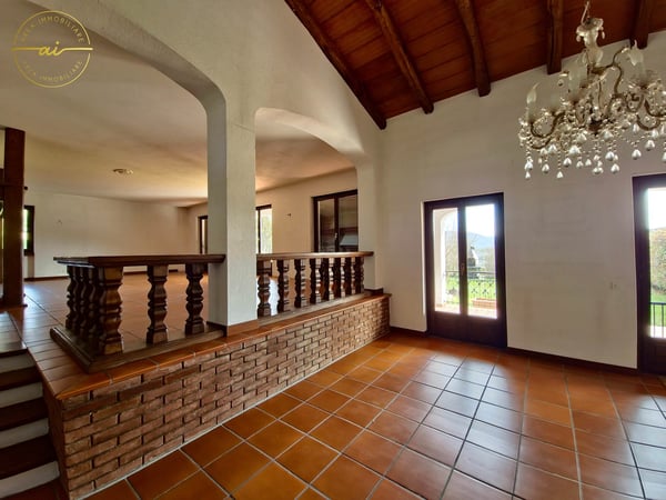 PRESTIGIOSA VILLA MEDITERRANEA CON PARCO PRIVATO E VISTA PANORAMICA 7