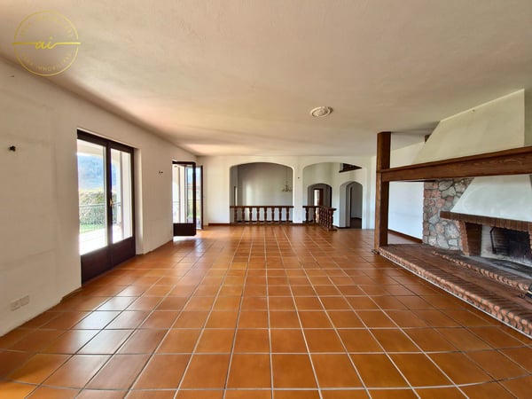 PRESTIGIOSA VILLA MEDITERRANEA CON PARCO PRIVATO E VISTA PANORAMICA 8