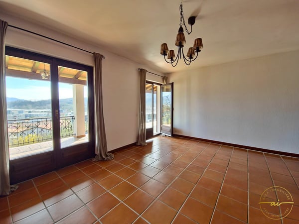 PRESTIGIOSA VILLA MEDITERRANEA CON PARCO PRIVATO E VISTA PANORAMICA 6