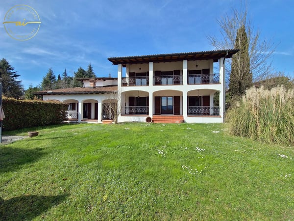 PRESTIGIOSA VILLA MEDITERRANEA CON PARCO PRIVATO E VISTA PANORAMICA 1