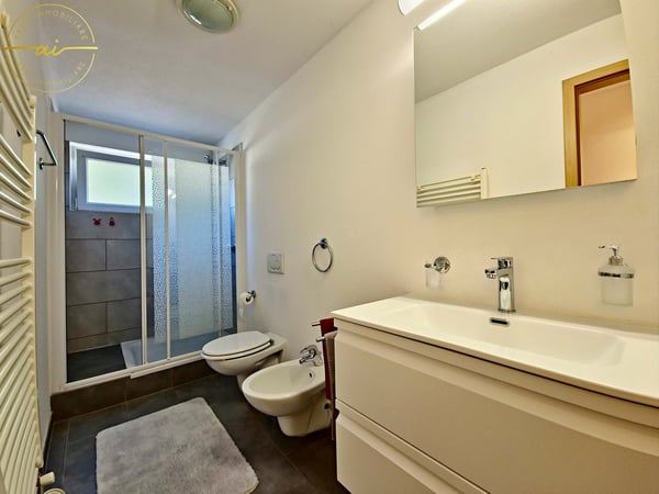 ACCOGLIENTE VILLETTA DI 1.5 LOCALI CON GRANDE SPAZIO ESTERNO PRIVATO A MAGLIASO 11