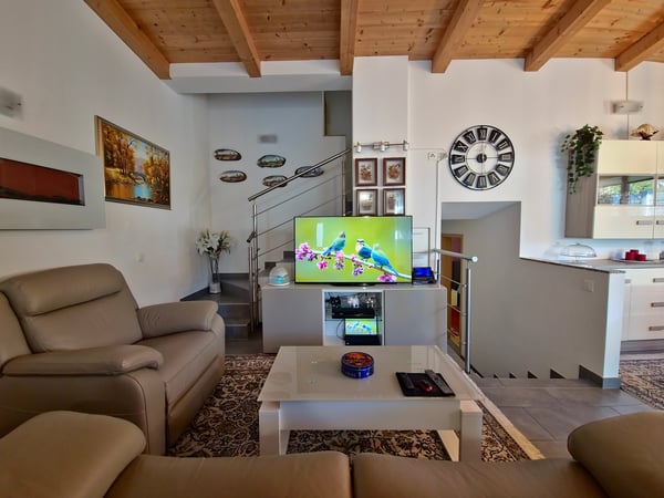 ACCOGLIENTE VILLETTA DI 1.5 LOCALI CON GRANDE SPAZIO ESTERNO PRIVATO A MAGLIASO 7