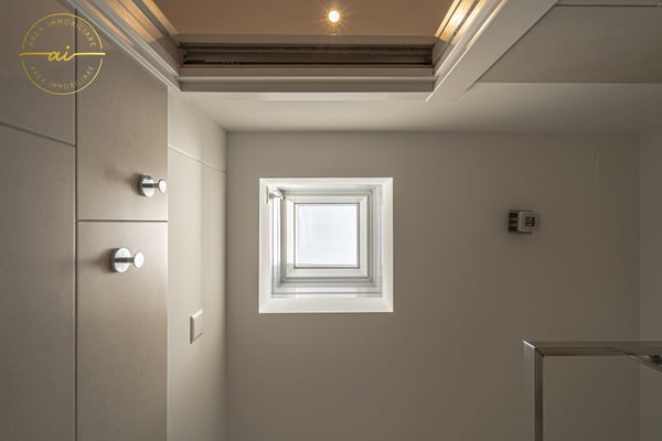 ATTICO MODERNO E LUMINOSO DI 1.5 LOCALI CON AMPIA TERRAZZA PANORAMICA – VACALLO 18