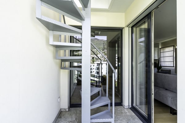 ATTICO MODERNO E LUMINOSO DI 1.5 LOCALI CON AMPIA TERRAZZA PANORAMICA – VACALLO 6