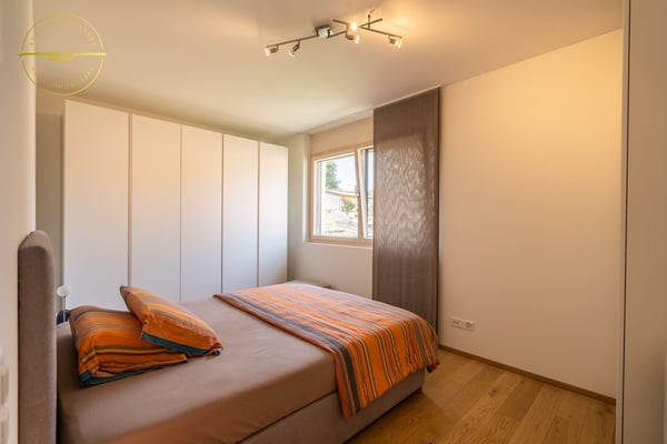 ATTICO MODERNO E LUMINOSO DI 1.5 LOCALI CON AMPIA TERRAZZA PANORAMICA – VACALLO 12