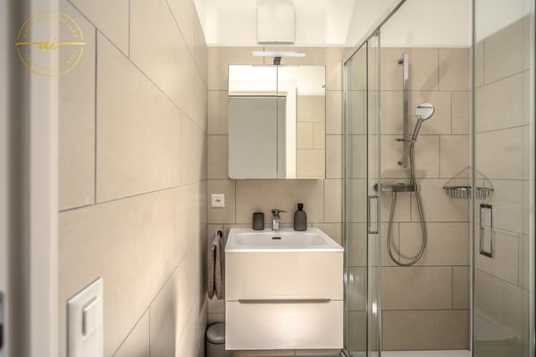 ATTICO MODERNO E LUMINOSO DI 1.5 LOCALI CON AMPIA TERRAZZA PANORAMICA – VACALLO 17