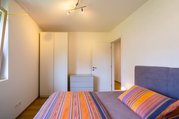 ATTICO MODERNO E LUMINOSO DI 1.5 LOCALI CON AMPIA TERRAZZA PANORAMICA – VACALLO 13