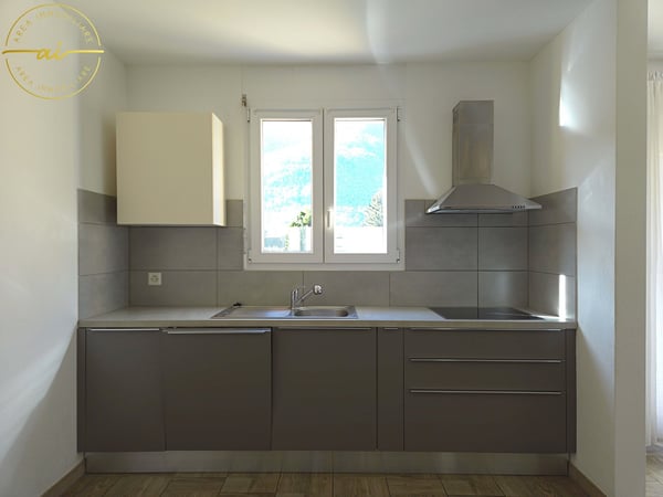 SPLENDIDA CASA DI TESTA CON GIARDINO PRIVATO A CRESCIANO 7