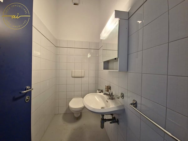 UFFICIO A POCHI PASSI DAL CENTRO DI CHIASSO 4