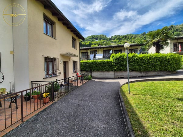 LUMINOSA CASA A SCHIERA DI TESTA CON GIARDINO A BARBENGO 1