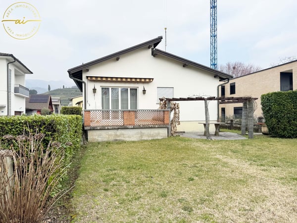 AMPIA VILLA DI 8 LOCALI CON GIARDINO PRIVATO A COLDRERIO 5