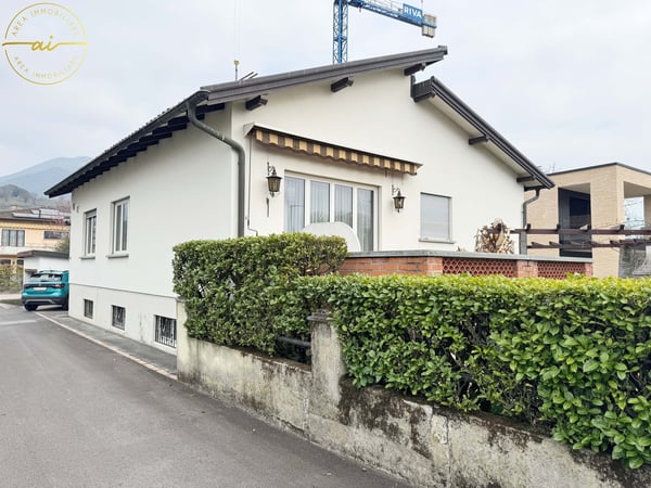 AMPIA VILLA DI 8 LOCALI CON GIARDINO PRIVATO A COLDRERIO 6