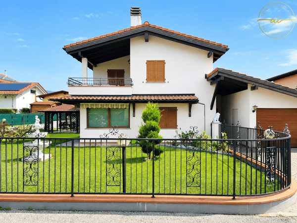 AMPIA CASA DI 5.5 LOCALI CON GIARDINO IN ZONA VERDE A STABIO 23
