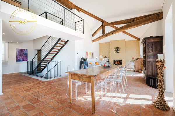 PRESTIGIOSO EDIFICIO STORICO CON TRE UNITÀ ABITATIVE INDIPENDENTI NEL CUORE DI VICO MORCOTE 13