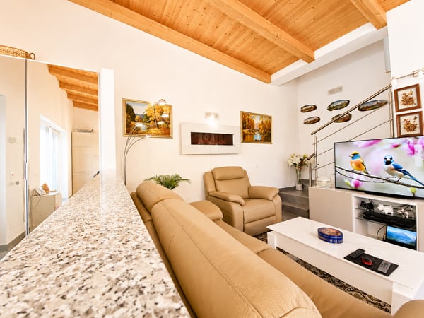 ACCOGLIENTE DUPLEX DI 4.5 LOCALI CON GRANDE SPAZIO ESTERNO PRIVATO A MAGLIASO 4
