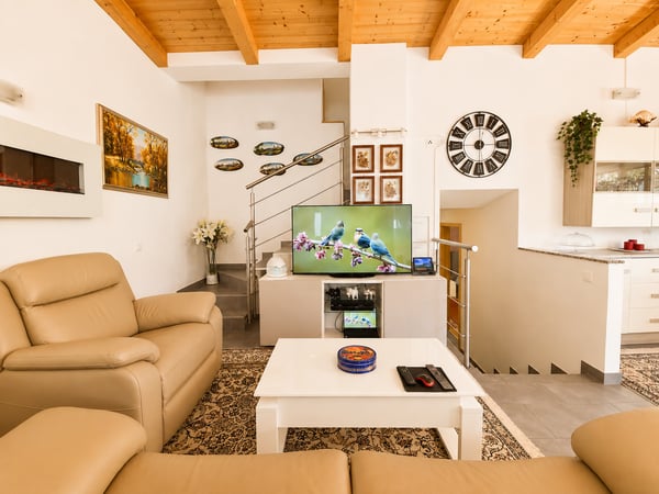 ACCOGLIENTE DUPLEX DI 4.5 LOCALI CON GRANDE SPAZIO ESTERNO PRIVATO A MAGLIASO 9